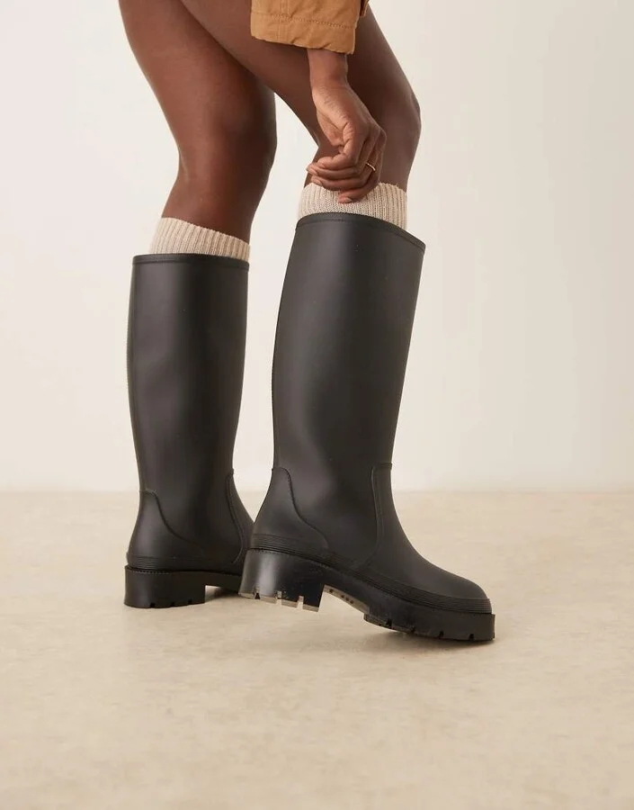 ASOS DESIGN Ginny rain boots in black - Image 4