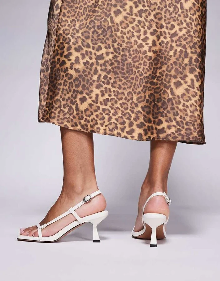 ASOS DESIGN Hattie minimal mid heeled sandals in off white - Image 3