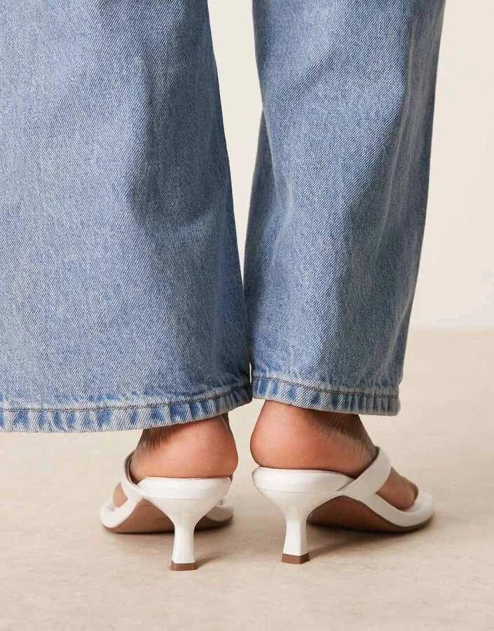 ASOS DESIGN Hawaii toe thong kitten heeled sandals in white - Image 3