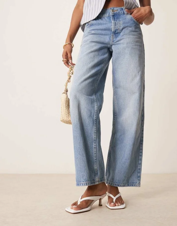 ASOS DESIGN Hawaii toe thong kitten heeled sandals in white - Image 4