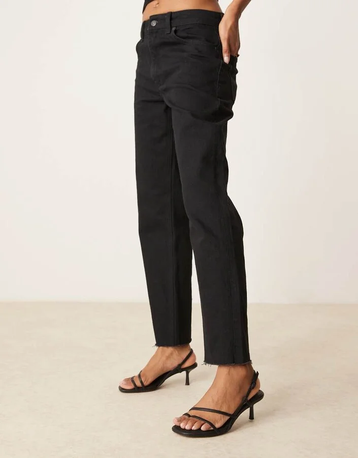 ASOS DESIGN Hopscotch minimal kitten heel slingback sandals in black - Image 3