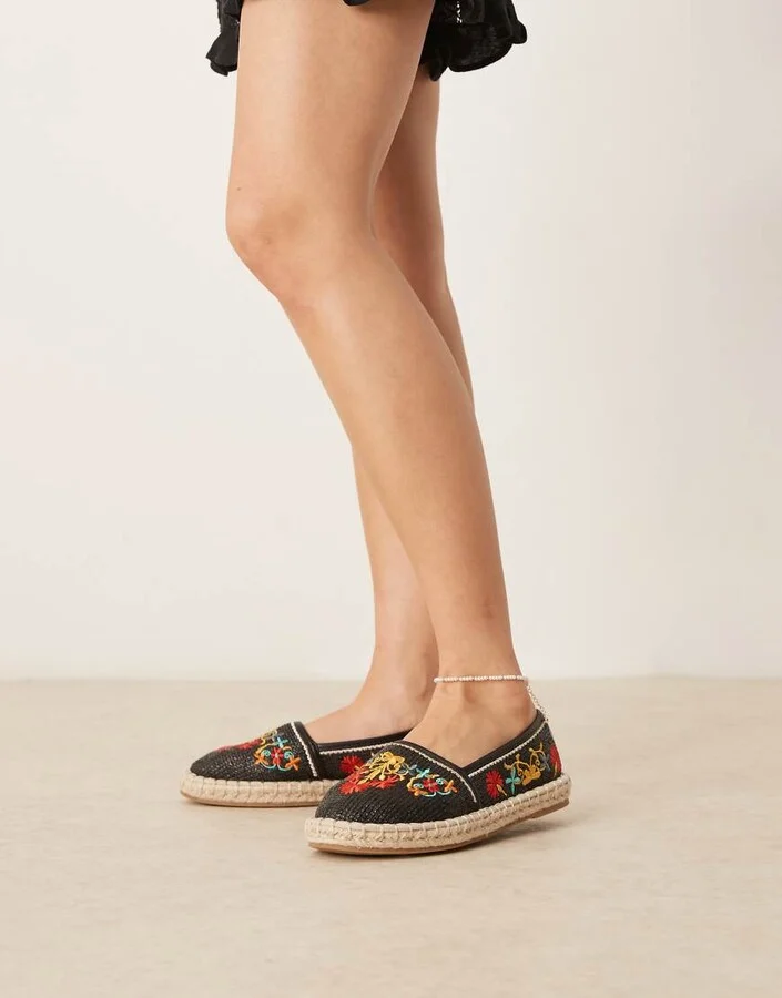 ASOS DESIGN Jos embroidered closed toe espadrilles in black - Image 3