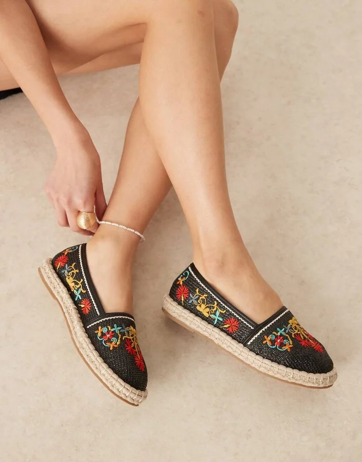 ASOS DESIGN Jos embroidered closed toe espadrilles in black