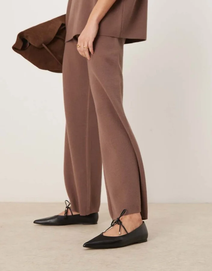 ASOS DESIGN Lithe pointed toe ballet flats with vamp tie in black - Image 2