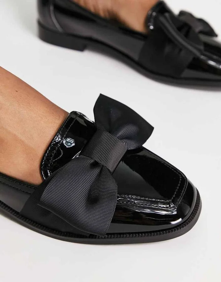 ASOS DESIGN Mentor bow loafer flat shoes in black patent - Image 2