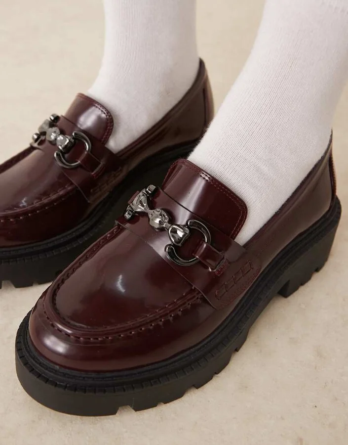 ASOS DESIGN Milan chunky chain detail loafers in burgundy - Image 2