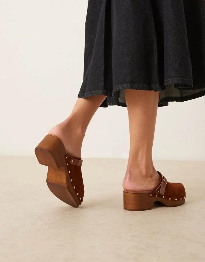 ASOS DESIGN Miles closed-toe studded clogs in tan suede - Image 4
