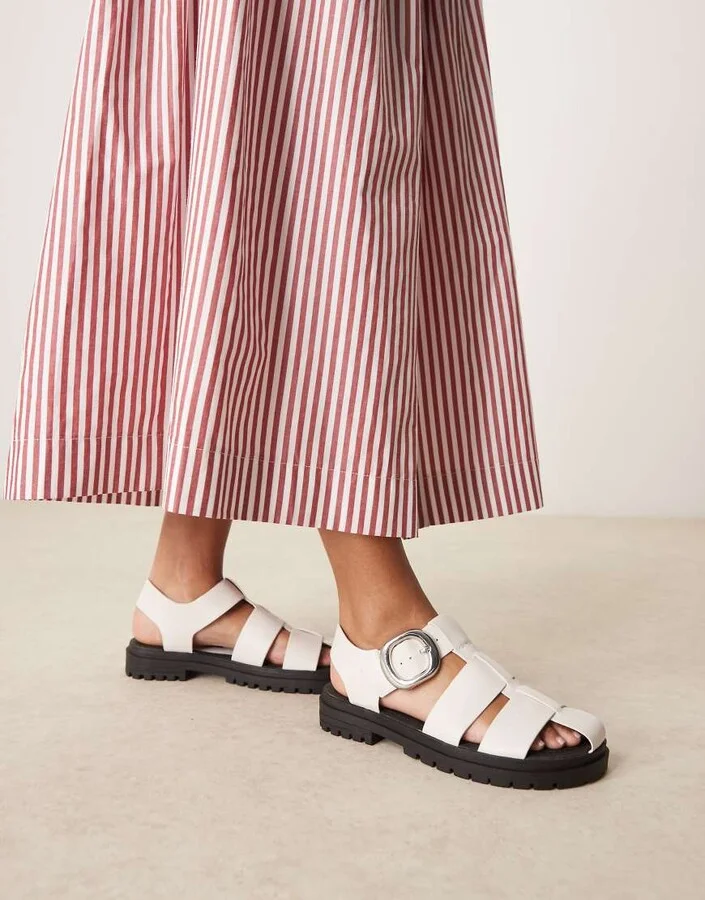 ASOS DESIGN Monarch chunky fisherman sandals in off - Image 4