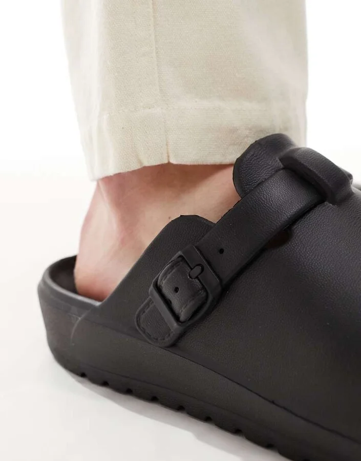 ASOS DESIGN mule clog sandals in black - Image 3