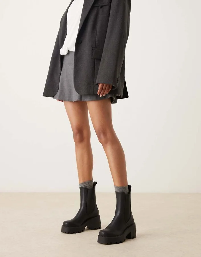 ASOS DESIGN Rae chunky chelsea heeled boots in black - Image 2
