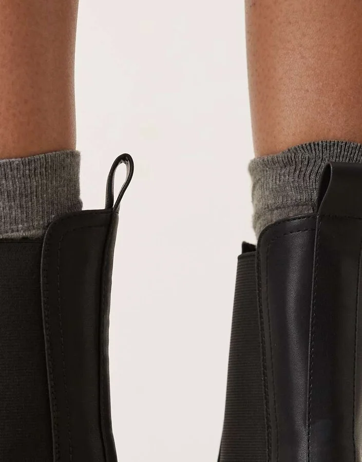 ASOS DESIGN Rae chunky chelsea heeled boots in black - Image 3
