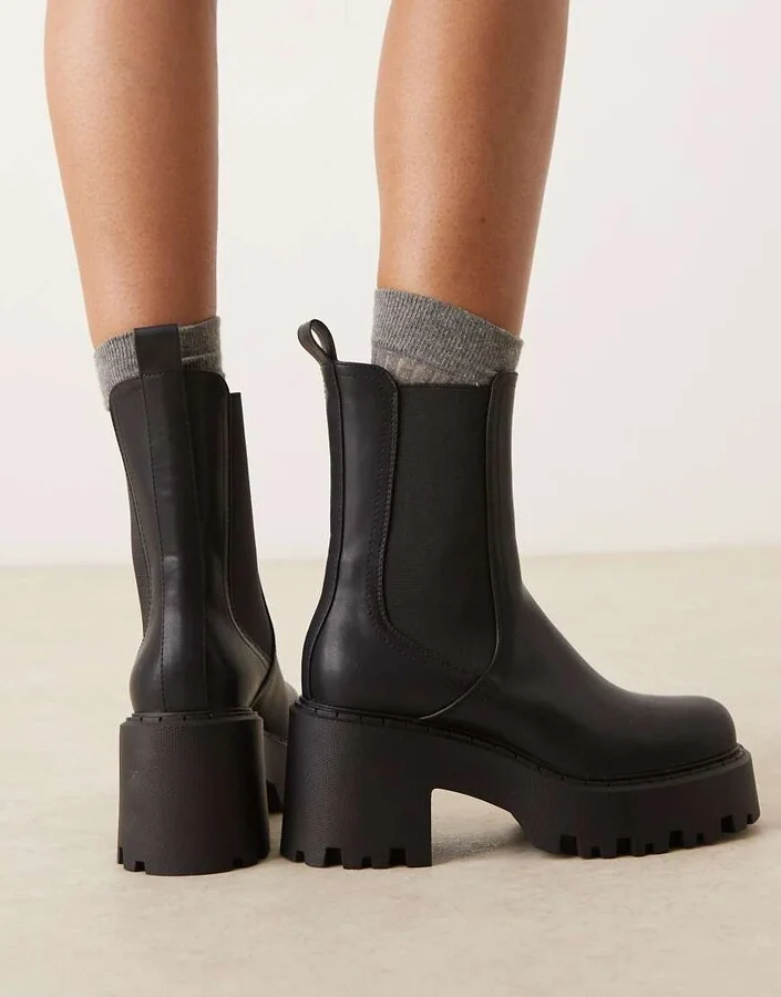 ASOS DESIGN Rae chunky chelsea heeled boots in black - Image 4
