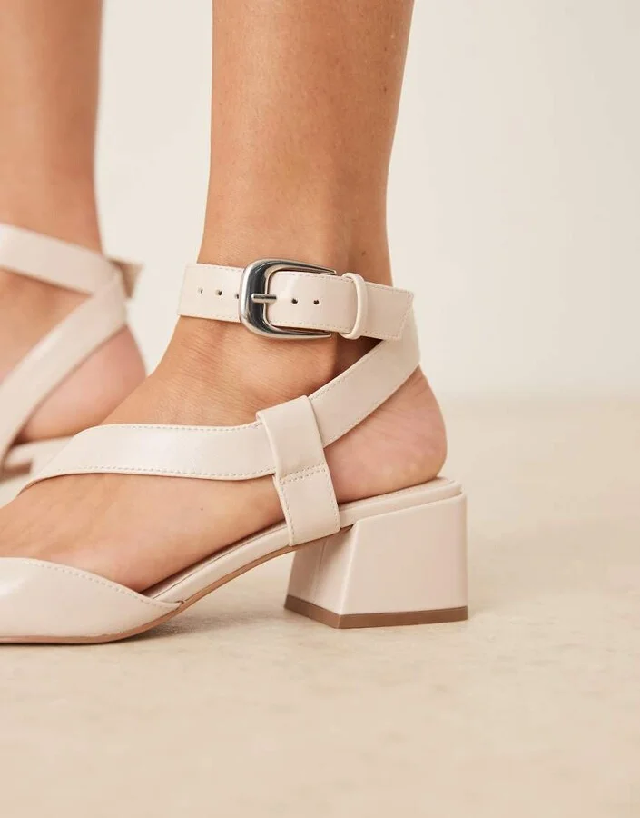 ASOS DESIGN Skye asymmetric strap detail mid block heel shoes in white - Image 3