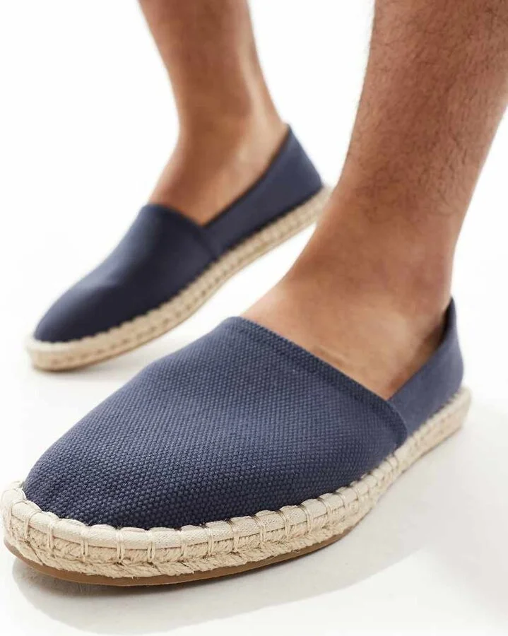 ASOS DESIGN slip on espadrilles in navy canvas - Image 3