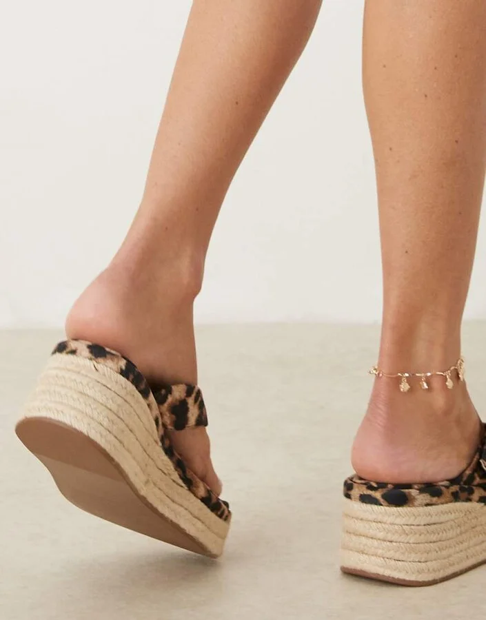 ASOS DESIGN Toucan buckle detail toe thong wedges in leopard - Image 3