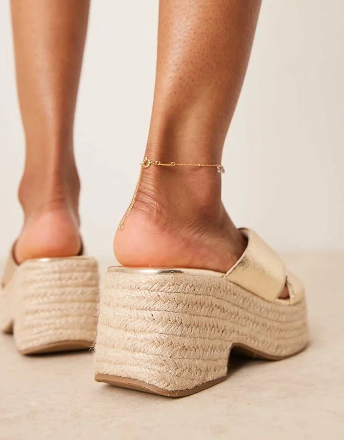 ASOS DESIGN Toy cross strap wedges in gold - Image 3