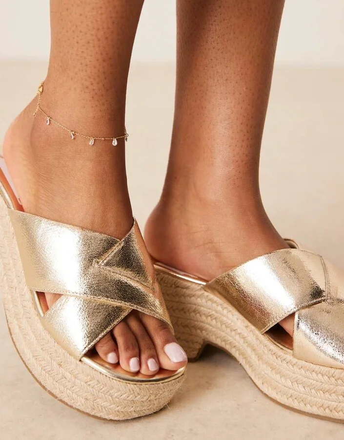 ASOS DESIGN Toy cross strap wedges in gold - Image 4