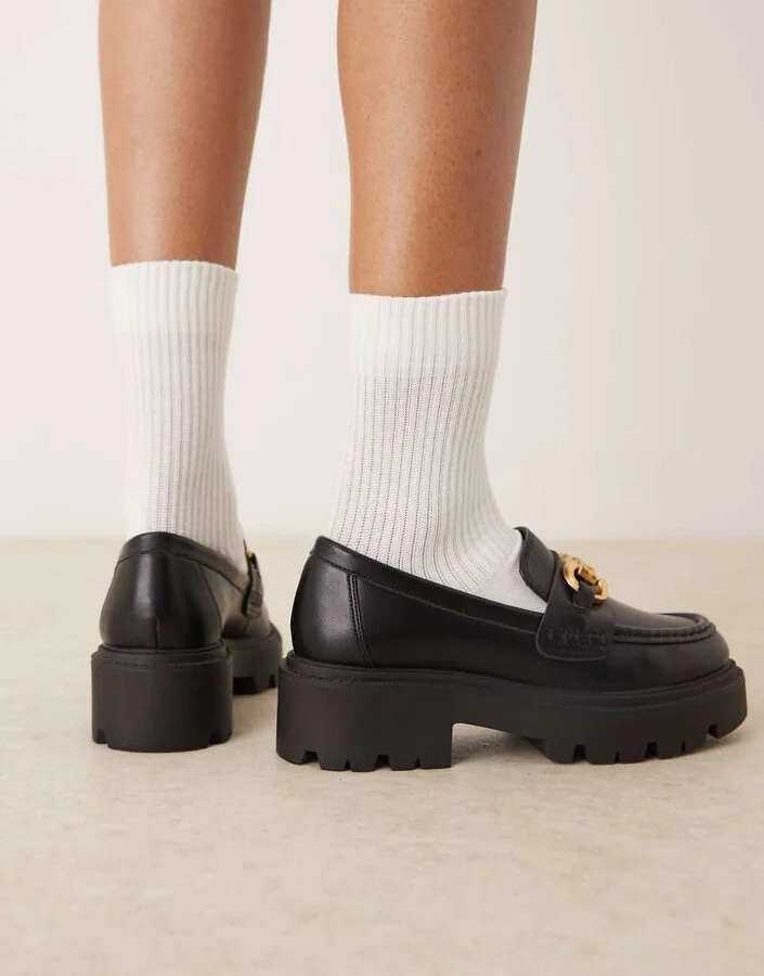 ASOS DESIGN Wide Fit Milan chunky chain detail loafers in black - Image 3