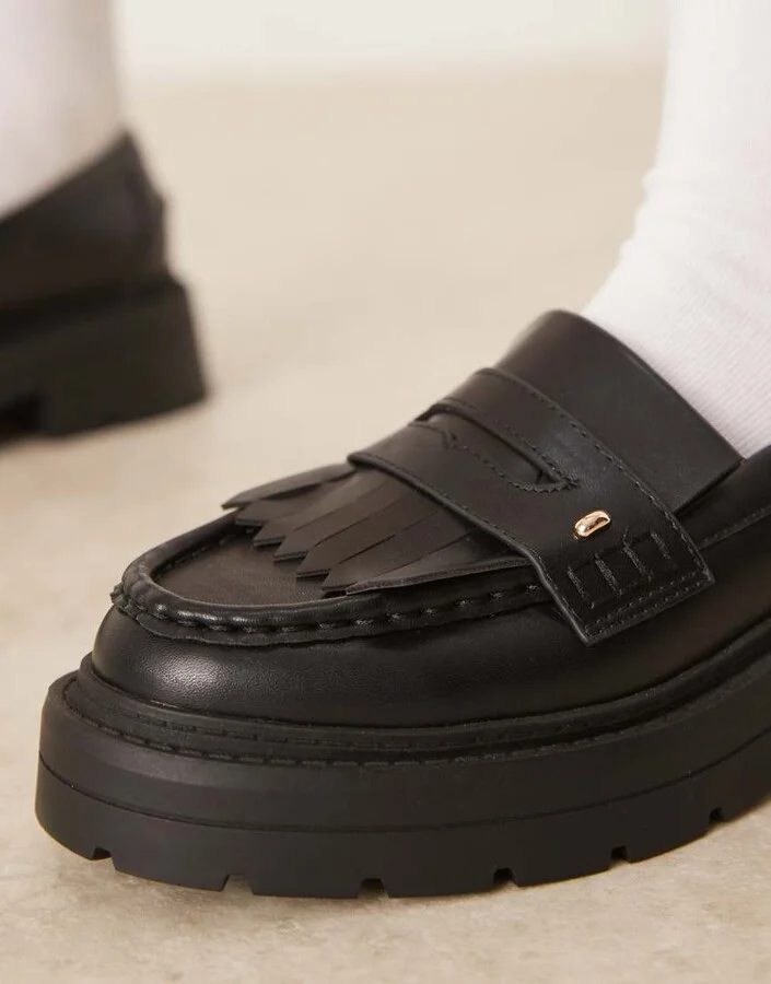 ASOS DESIGN Wide Fit Monty chunky fringe detail loafers in black - Image 3