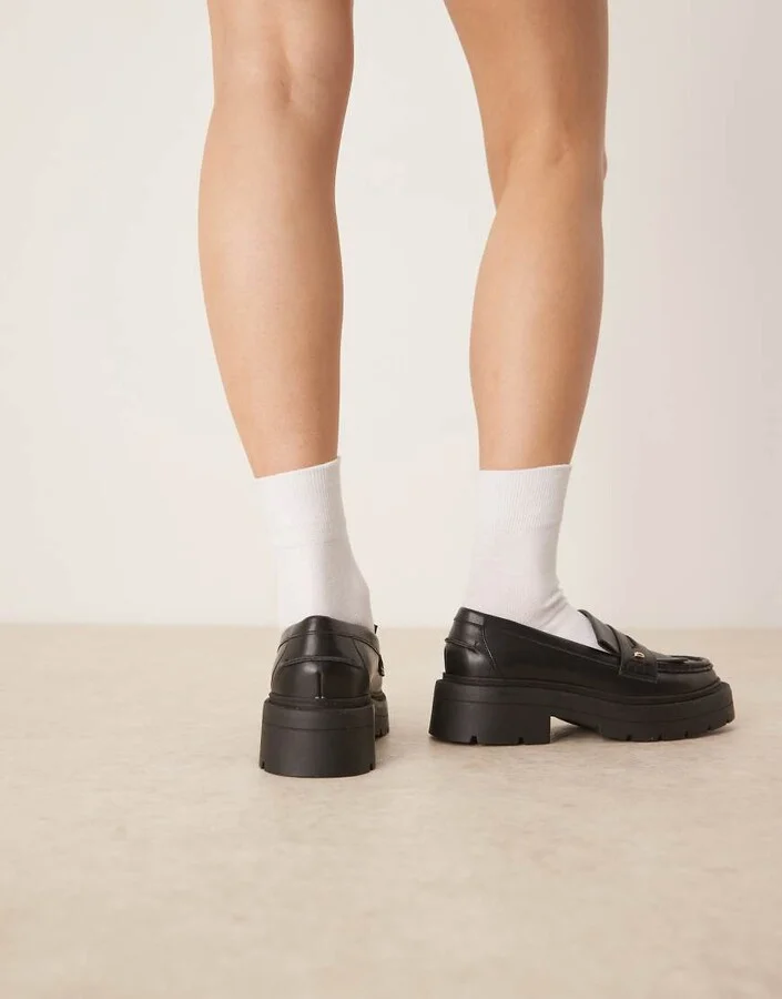 ASOS DESIGN Wide Fit Monty chunky fringe detail loafers in black - Image 4