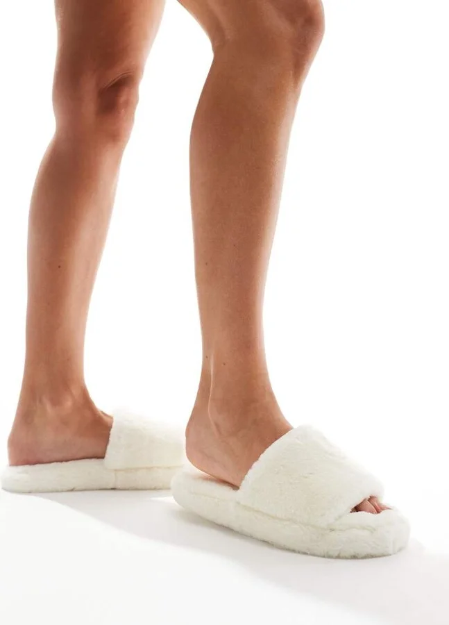 ASOS DESIGN Zofia mule slippers in cream faux fur