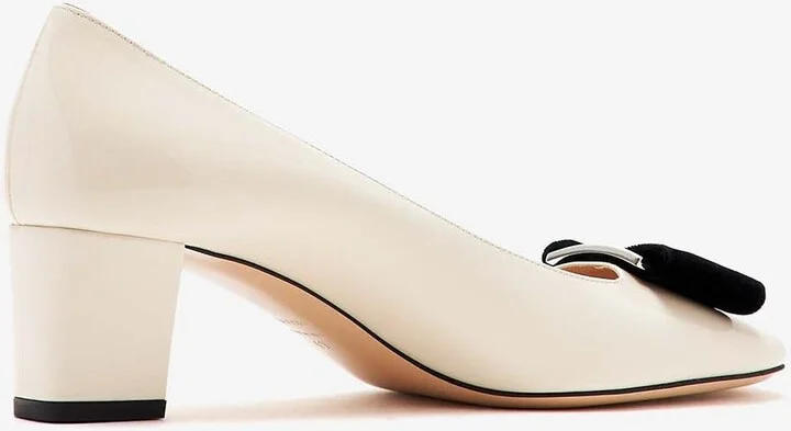 Audrey 55 Pumps in Patent Leather and Velvet - Image 2