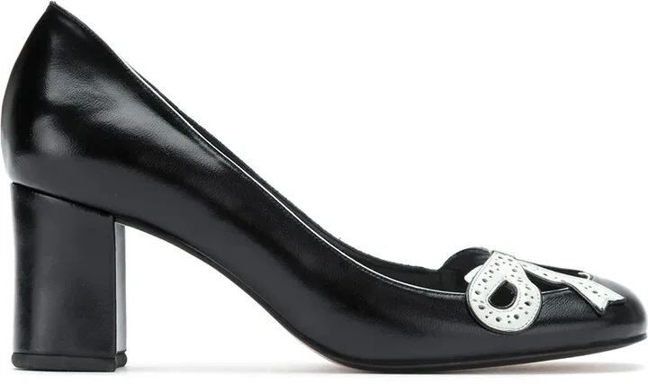Audrey Hepburn pumps