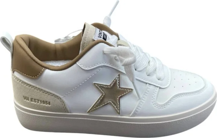 Aura 3 Sneakers In White
