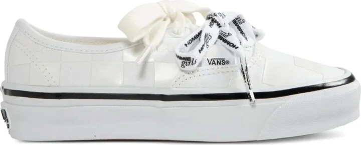 Authentic 44 sneakers