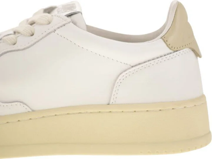 Autry Medalist Low - Leather Sneakers - Image 7