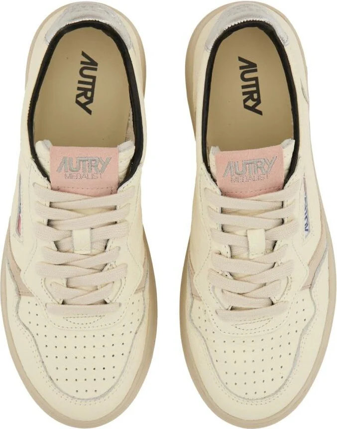 Autry Medalist Low Sneaker - Image 2