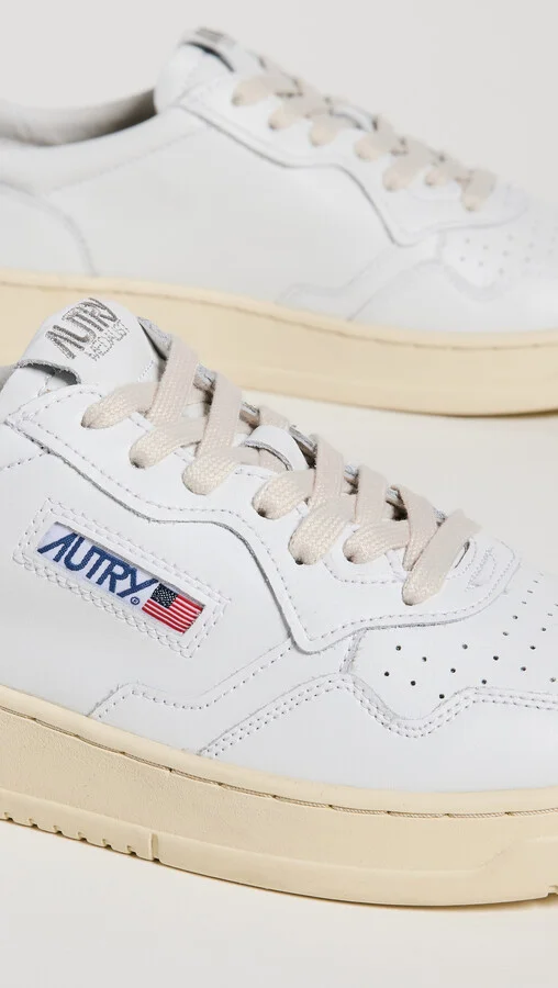 Autry Medalist Low Top Sneakers - Image 2
