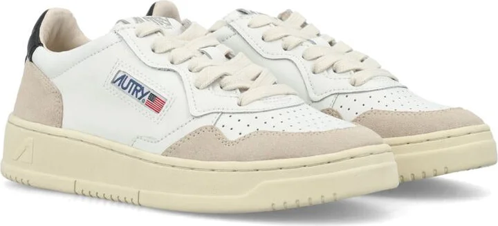 Autry Medalist Low Woman Sneakers - Image 2
