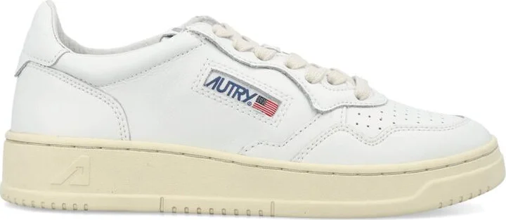 Autry Medalist Low Woman Sneakers