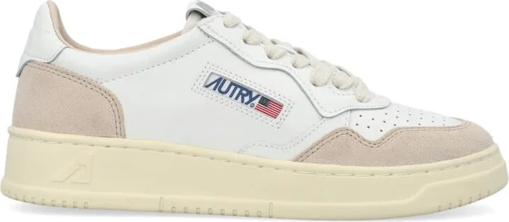 Autry Medalist Low Woman Sneakers