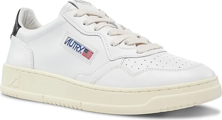 Autry Women's Medalist Low Top Sneakers