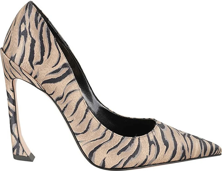 Avangarda Pumps