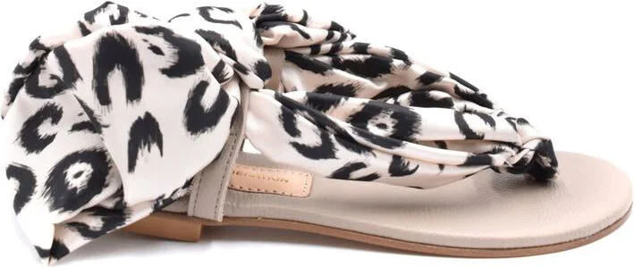Avec Moderation Flip-Flops