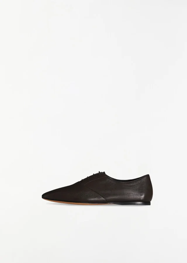 Awar Lace Up