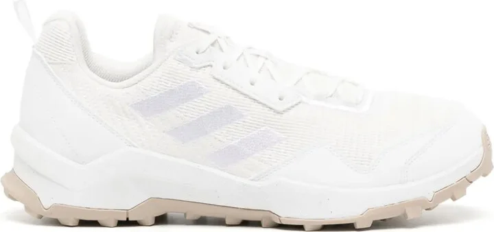 AX4 C hiking sneakers