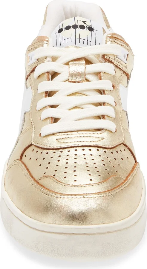 B.560 Cherie Metallic Sneaker - Image 4