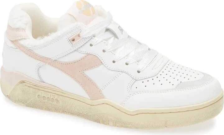 B.560 Cherie Sneaker