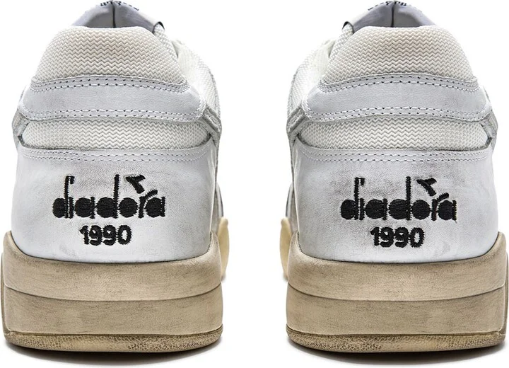 B. 560 Used Sneaker - Image 5