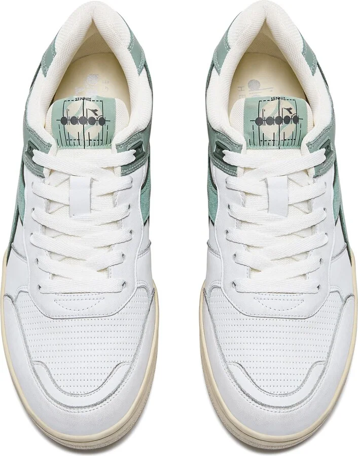 B. 560 Used Sneaker - Image 8