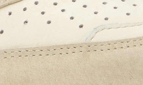 B.560 Used Sneaker - Image 7