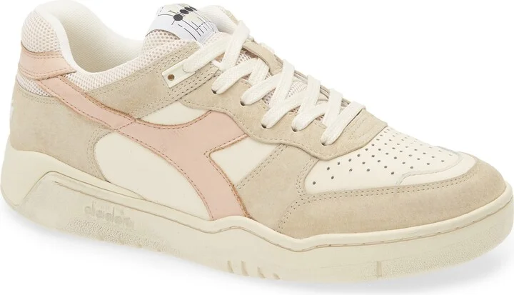 B.560 Used Sneaker