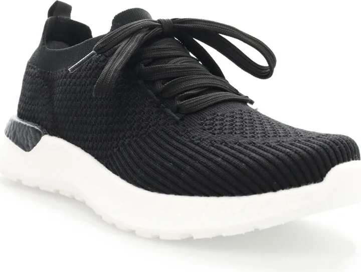 B10 Unite Walking Sneaker