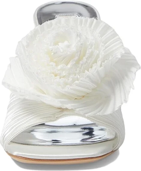 Badgley Mischka Blythe Women's Sandals Soft White : 5.5 M, Leather - Image 2