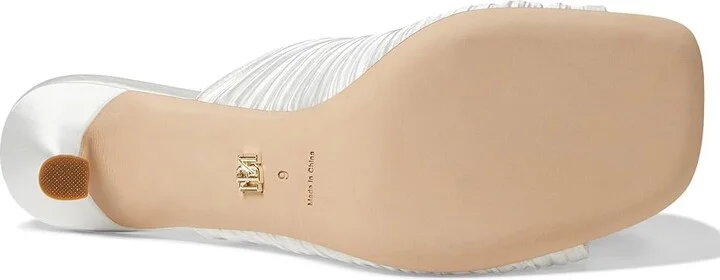 Badgley Mischka Blythe Women's Sandals Soft White : 5.5 M, Leather - Image 3