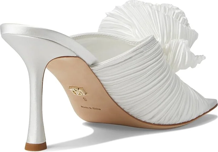 Badgley Mischka Blythe Women's Sandals Soft White : 5.5 M, Leather - Image 4